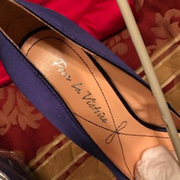 Shoes - Picture 6 of 7